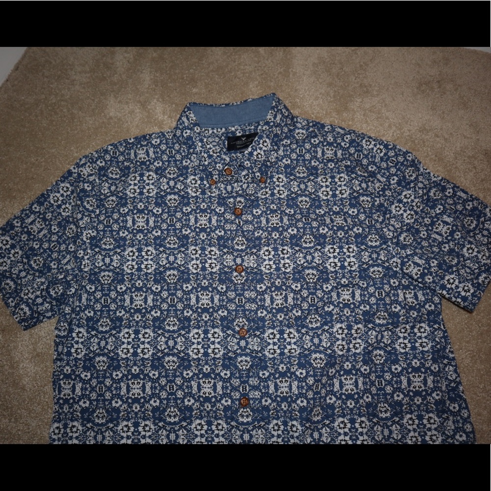 Short sleeve button down